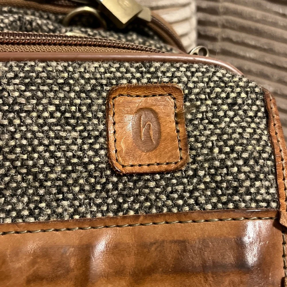 Vintage Hartmann Tweed & Leather 21